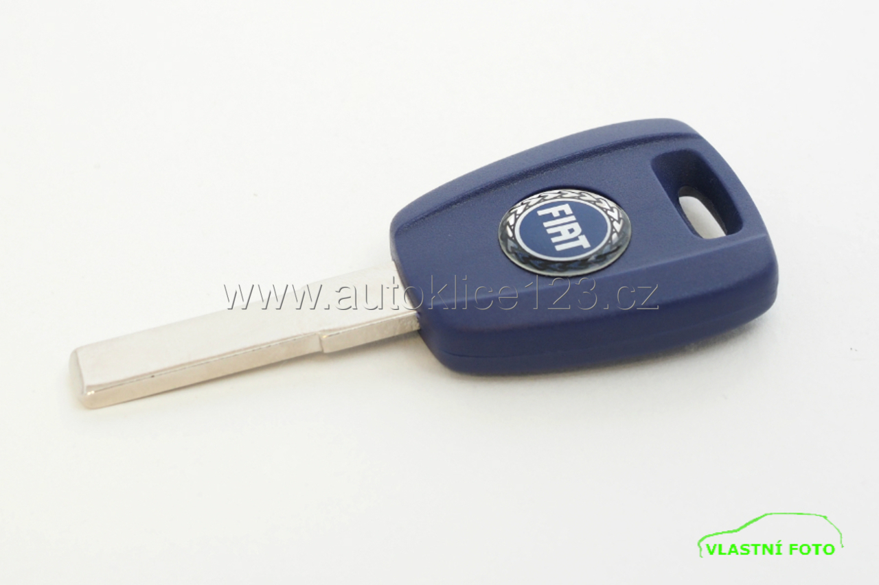 Klíč FIAT s planžetou SIP22 a místem pro čip imobilizéru.