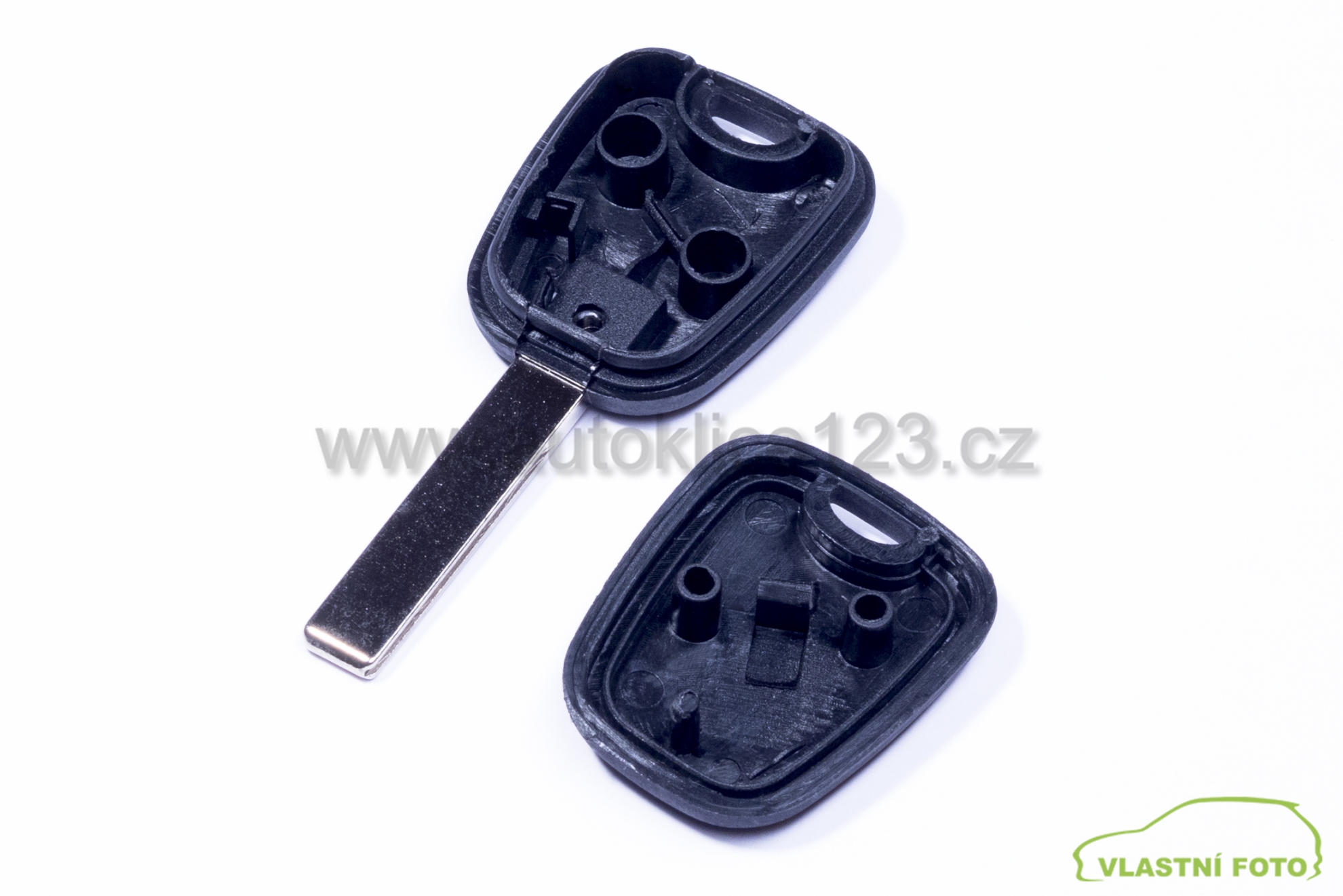 Klíč PEUGEOT s planžetou HU83 a místem pro čip imobilizéru.